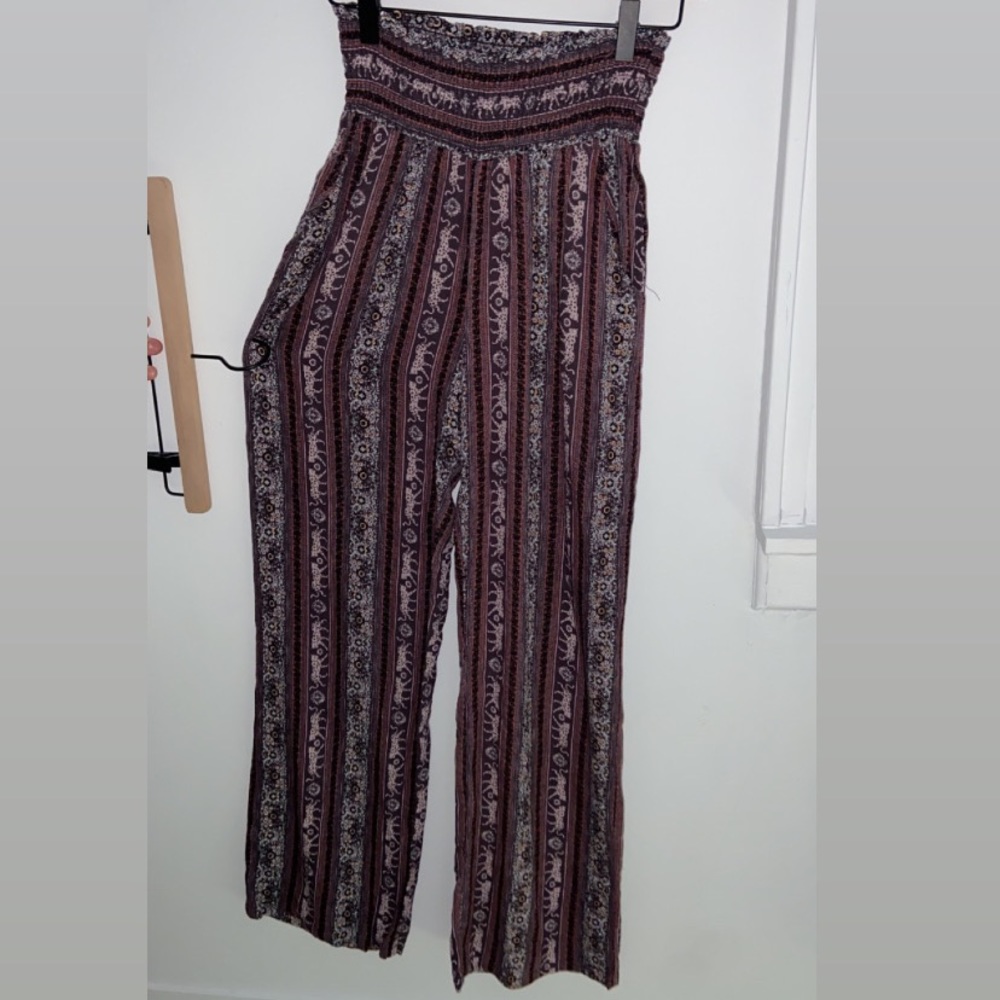 Women’s flowey pants